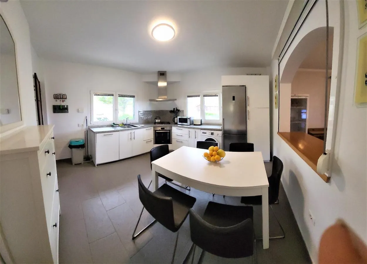 Cozy Farmhouse Arafo Σπίτι διακοπών