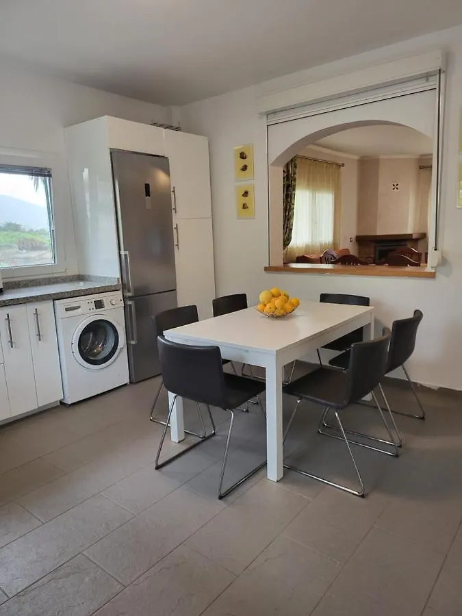 Cozy Farmhouse Arafo
